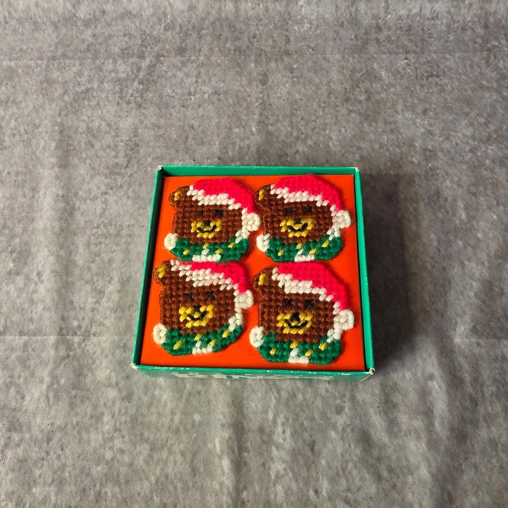 Vintage Hedaya Brothers Plastic Canvas Christmas Bear Napkin Rings Set of 4